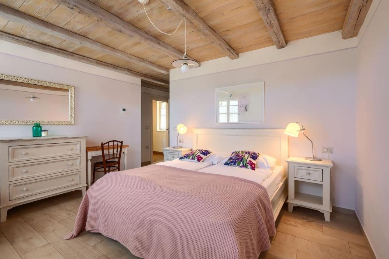 Family Villa Elizabeta With Pool In Umag Cepljani Extérieur photo