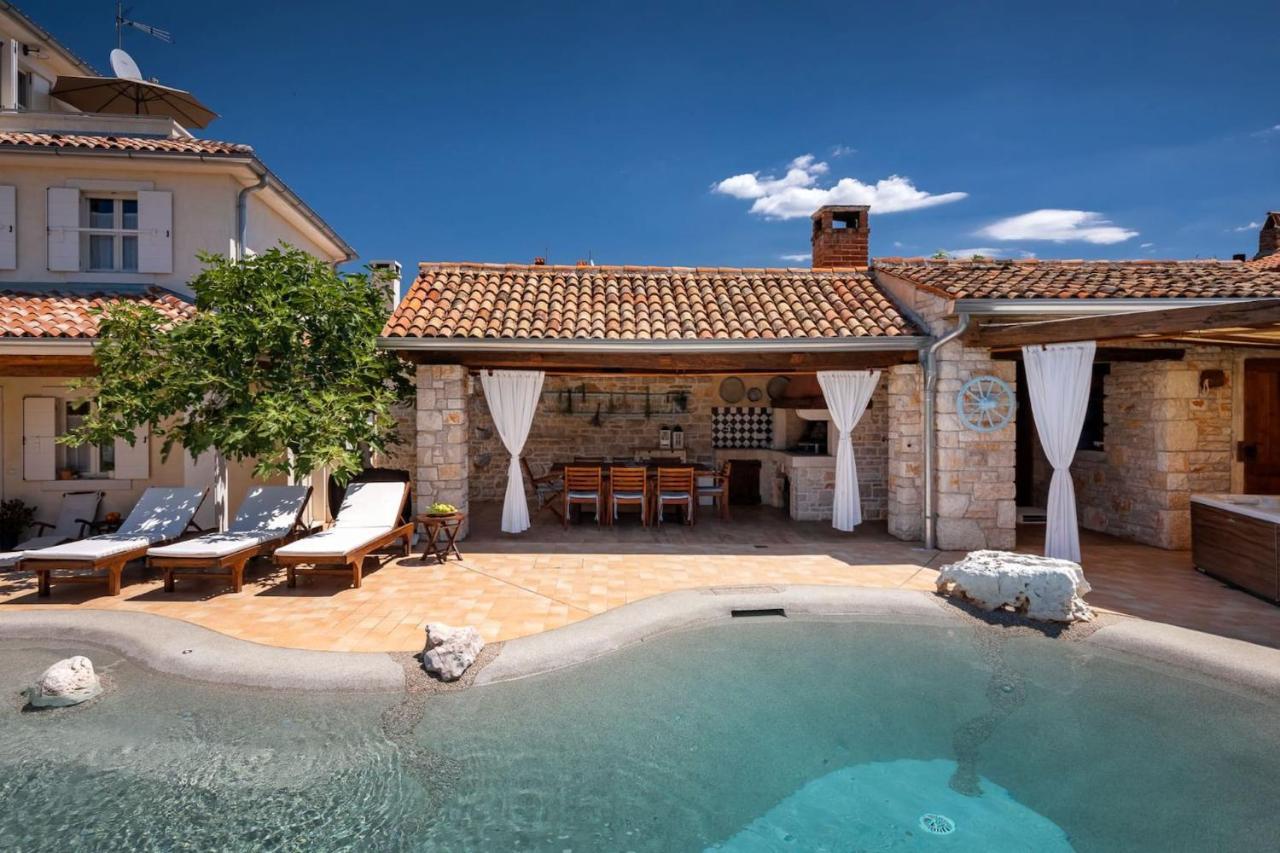 Family Villa Elizabeta With Pool In Umag Cepljani Extérieur photo